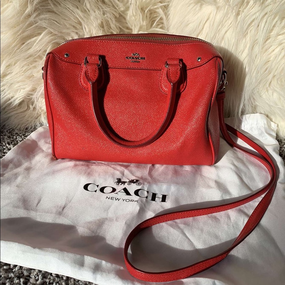 ✨ Red-Coach hand bag ✨
